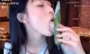 고추 야하게.. 핧아 먹는 누나