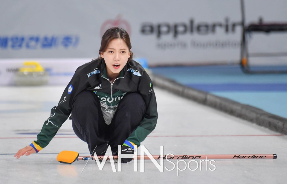 446e732bb9acc82ac57dc277b95706cd.webp 화제가 된 컬링 선수