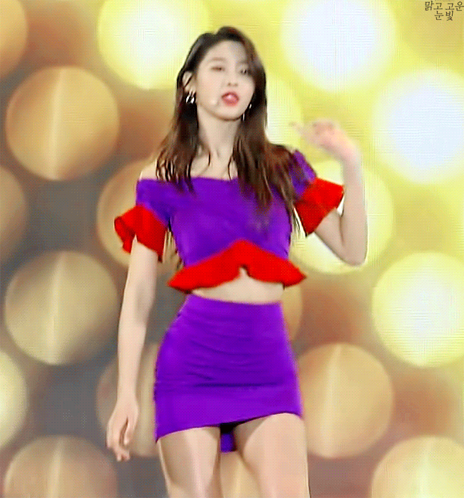 066508faa811545c2af9365f5fedadf2.gif 설현 리즈 시절 몸매
