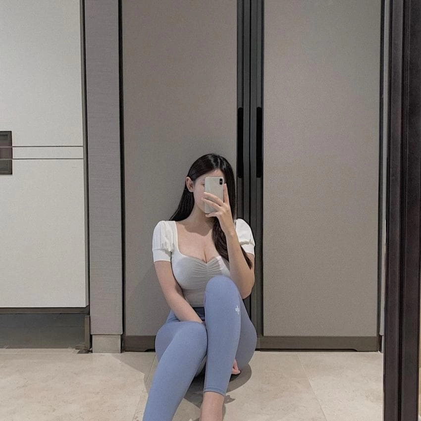 121a5d7f14ed2fe911c37e52a8ae5e67.webp 상체에 더 눈이 가는 운동녀들