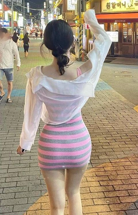 8213f9e1dd6e2be17b937810f6626f42.webp 은근히 몸매 좋은녀자