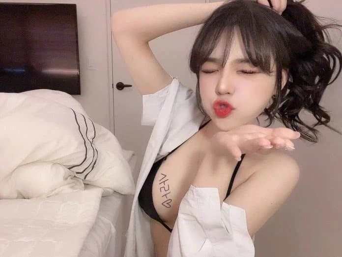 9d5e41c26bbb7cc4fe03b89f2e22c074.webp 박고싶은 몸매