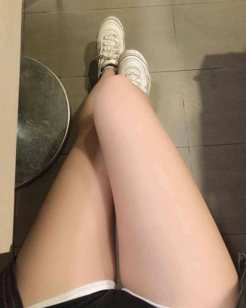 c5ab1c3390927fc6cbd20d93bdfa3a7d.webp 꿀바른듯한 허벅지