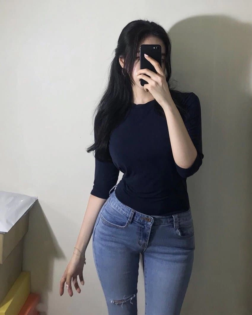 f5fef2137a7f422972fde21795356b11.webp 청바지녀