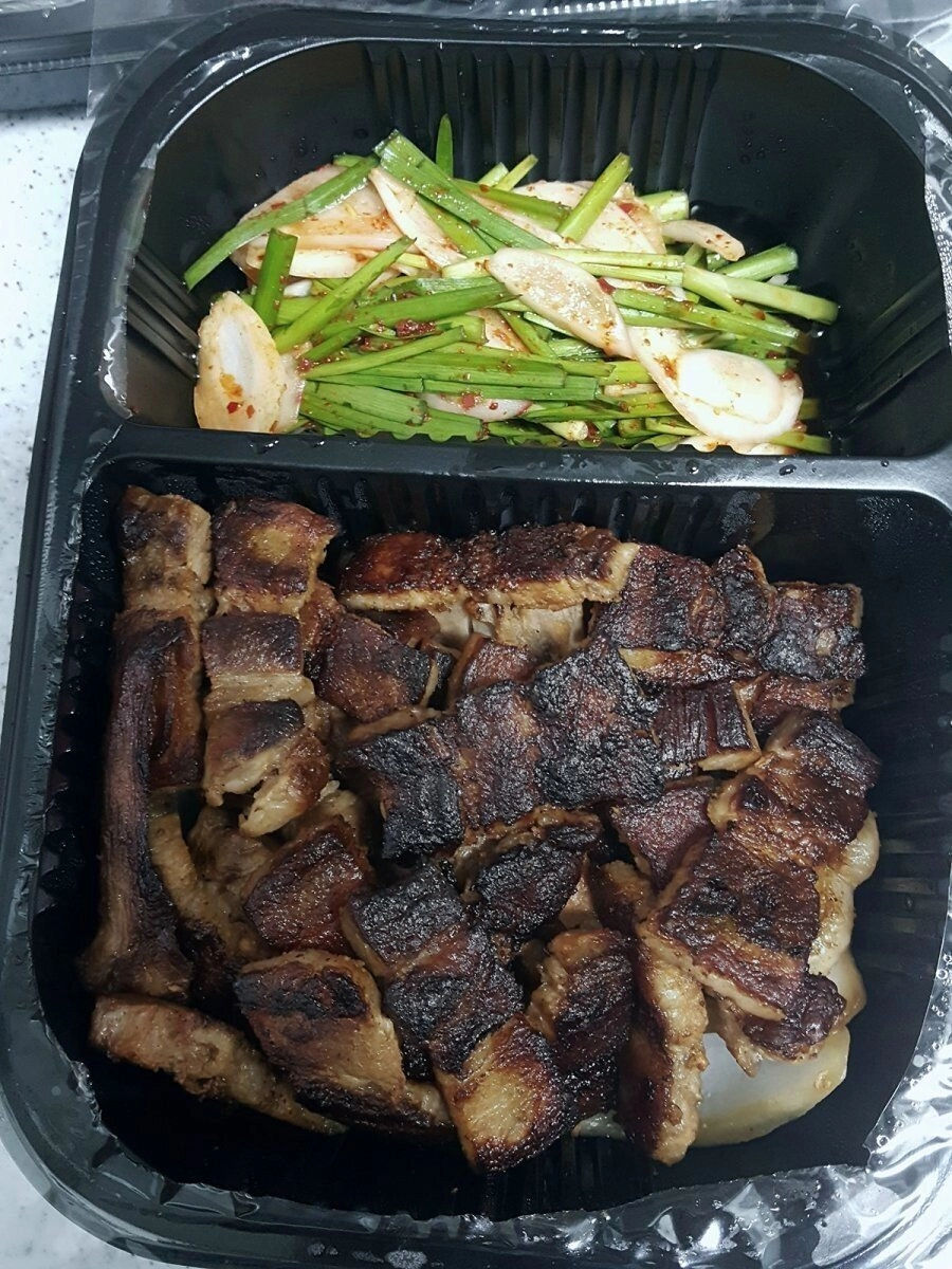 658c89dee1d0bdc926eedb5d0c5a56db.webp 삼겹살 배달음식점 쫓아가서 따진 고객