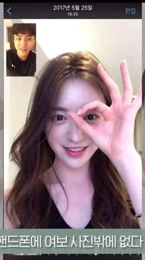767c0b0ba49cb04738b65e1b895a6462.webp 아내가 너무 예뻐서 화면 캡쳐하느라 바빴다는 남편..jpg