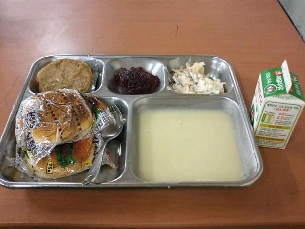 전국에서 찾아와 아침부터 줄서서 먹는 수제버거 맛집의 손님유치 비결