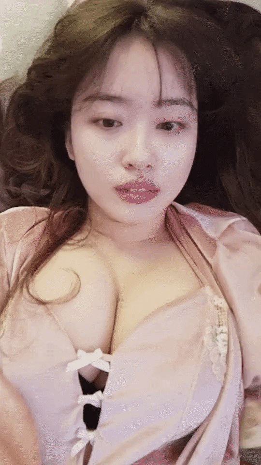 젖치기 연습하는 BJ 소람잉