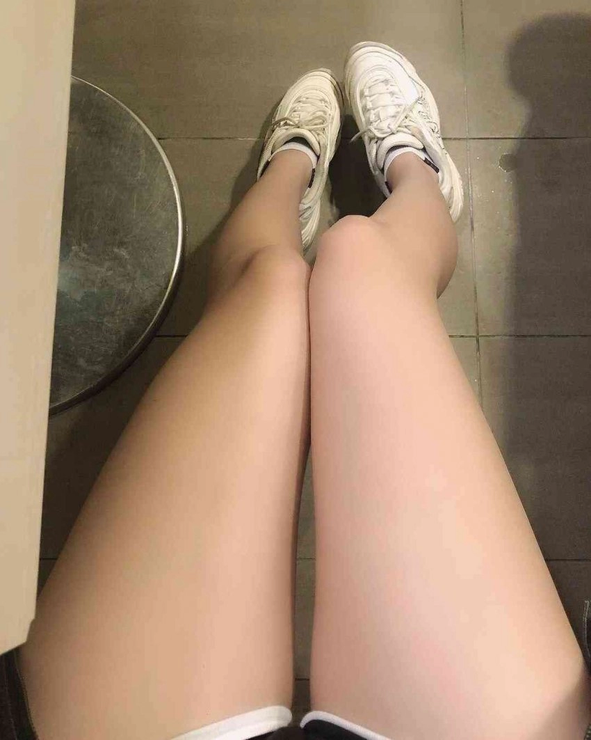 싱싱한 20대의 돌핀팬츠 허벅지 모음