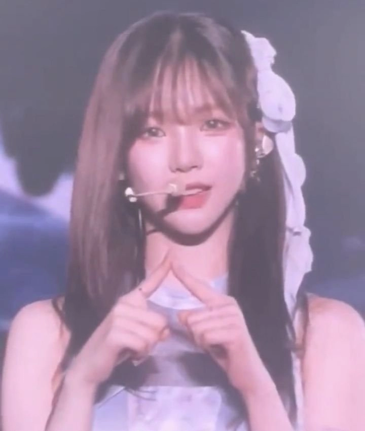 중단발로 바꾼 카리나