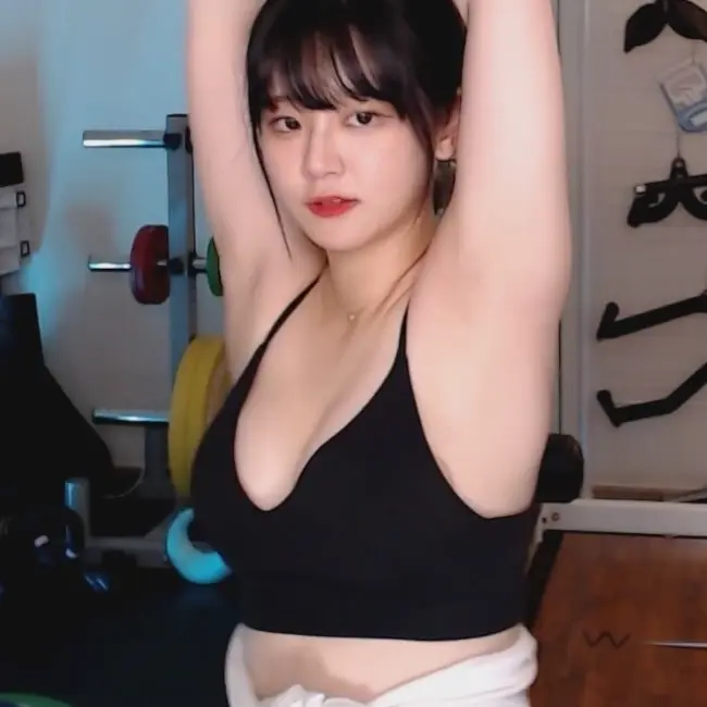 육감적인 쵸단 야드랑이