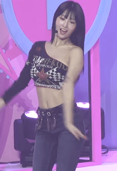 르세라핌 춤추는 트와이스 모모