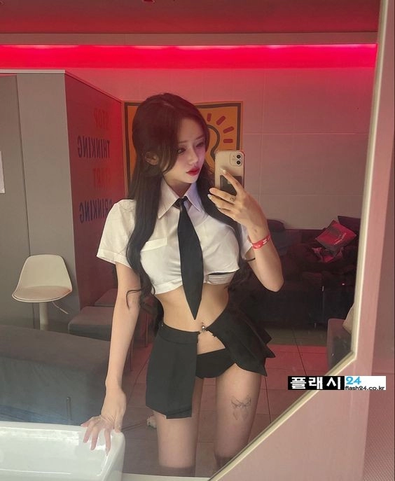 춤추는 누나의 이런 셀카는 언제나 환영하죠