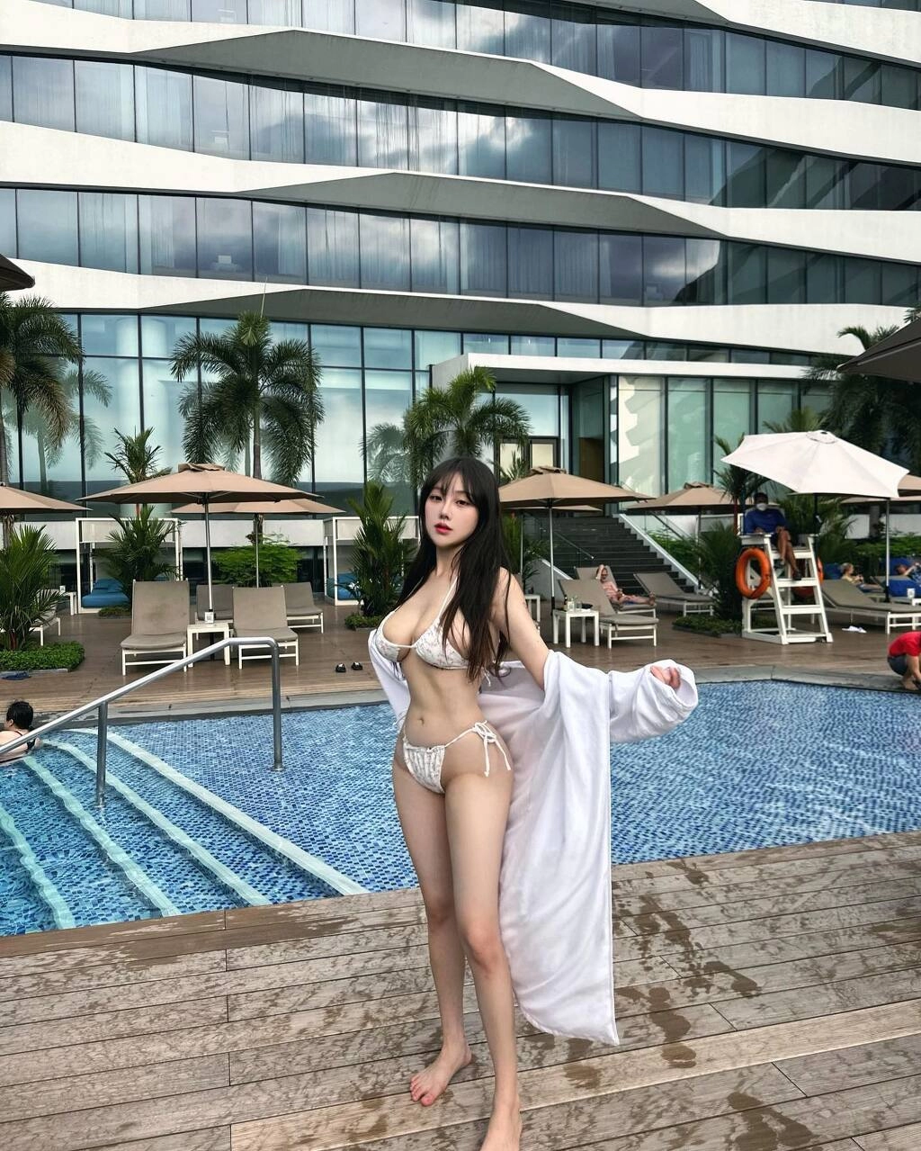 기무세딘 H컵의 위엄