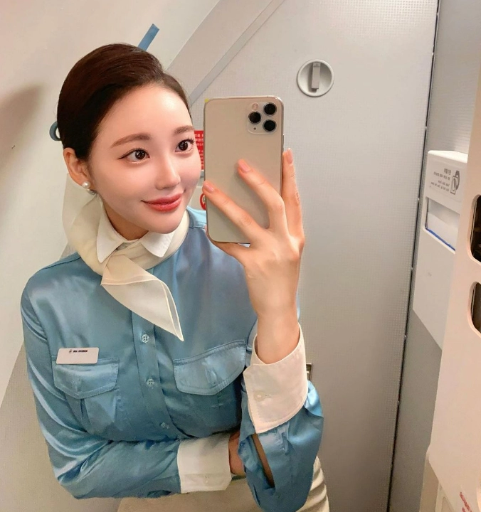 걸그룹 뺨치는 스튜어디스 누나 몸매