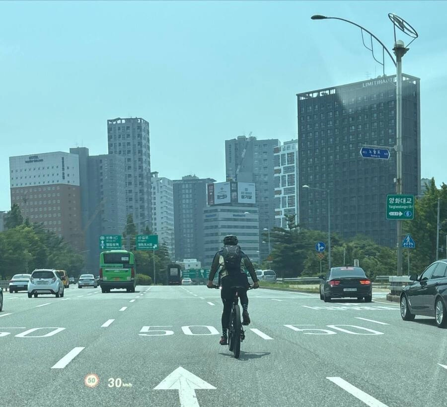 도로위 자전거 상남자 ㄷㄷ