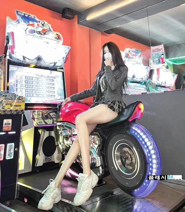 자네 여기서 아르바이트할 생각 없나
