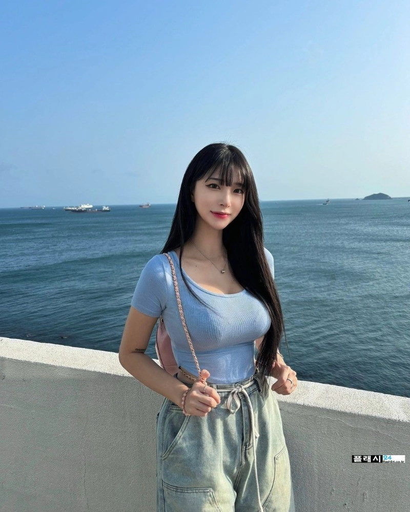 무게가 딱잡힌 정수빈 워터 써핑