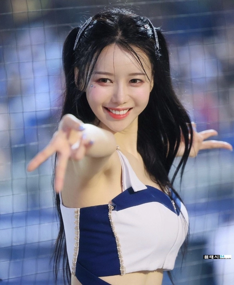 건전하게 춤추는 이아영 치어리더