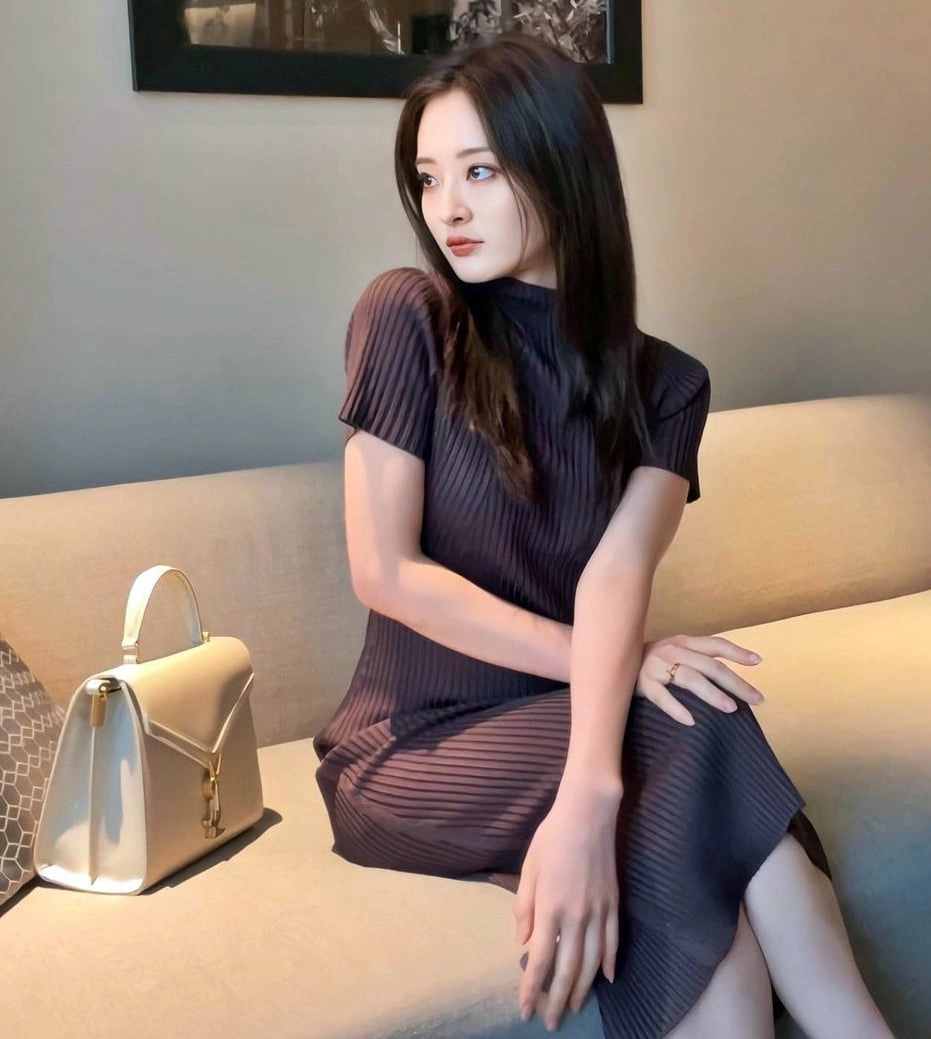 역대 도쿄대 미인대회 1위들 중 최초 그라비아 모델