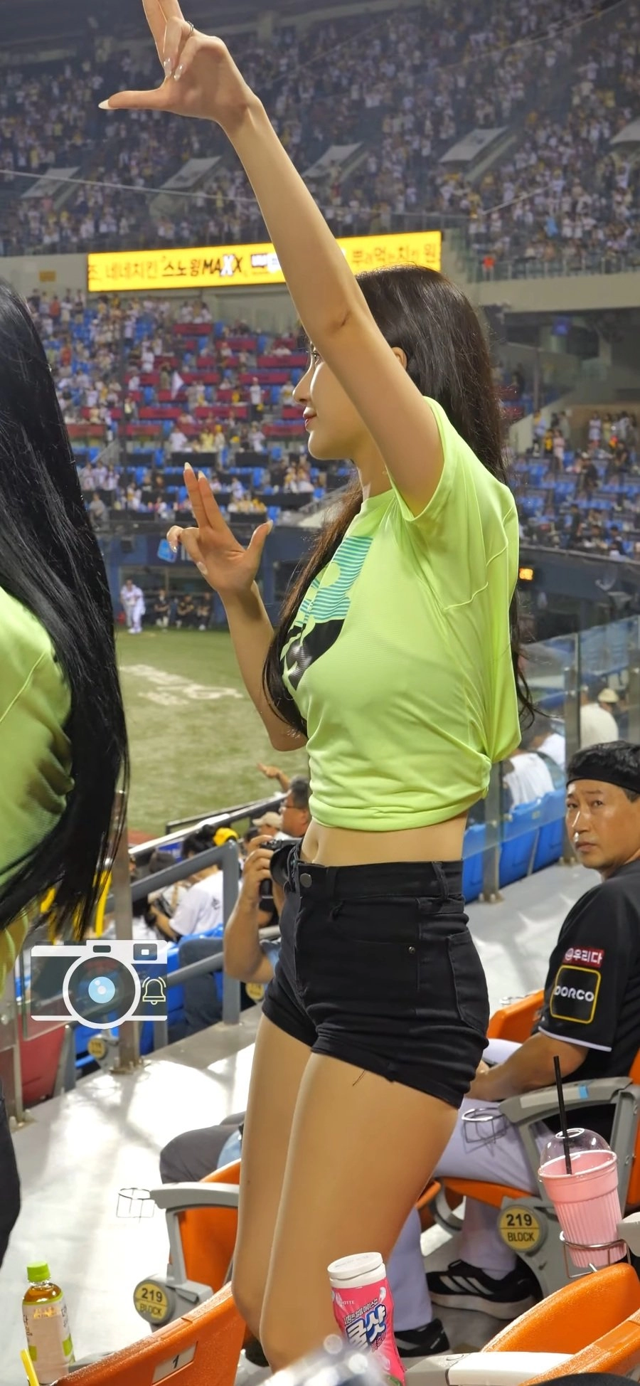 치어리더 핫팬츠가 잘어울리는 몸매