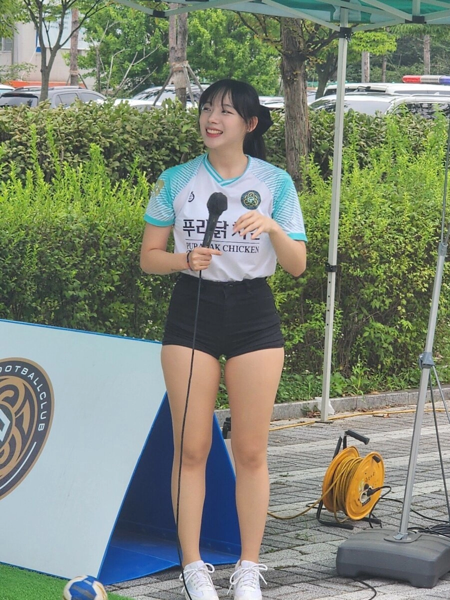 호불호 갈리는 하지원 치어리더 튼실한 야벅지