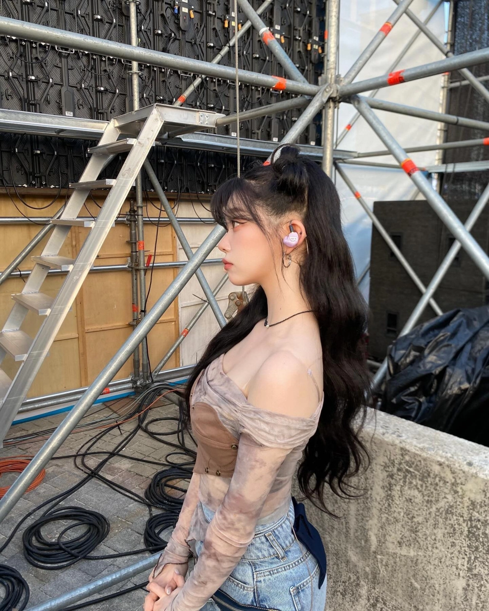 빌리 츠키 갈색 코르셋 윗슴골 + 청미니 허벅지 미모 - 인스타