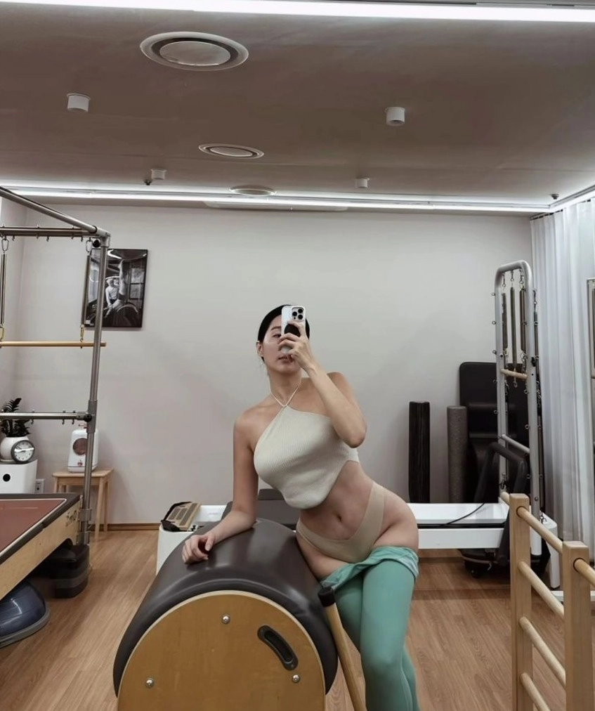 레깅스 내리고 오운완 야벅지 셀카녀