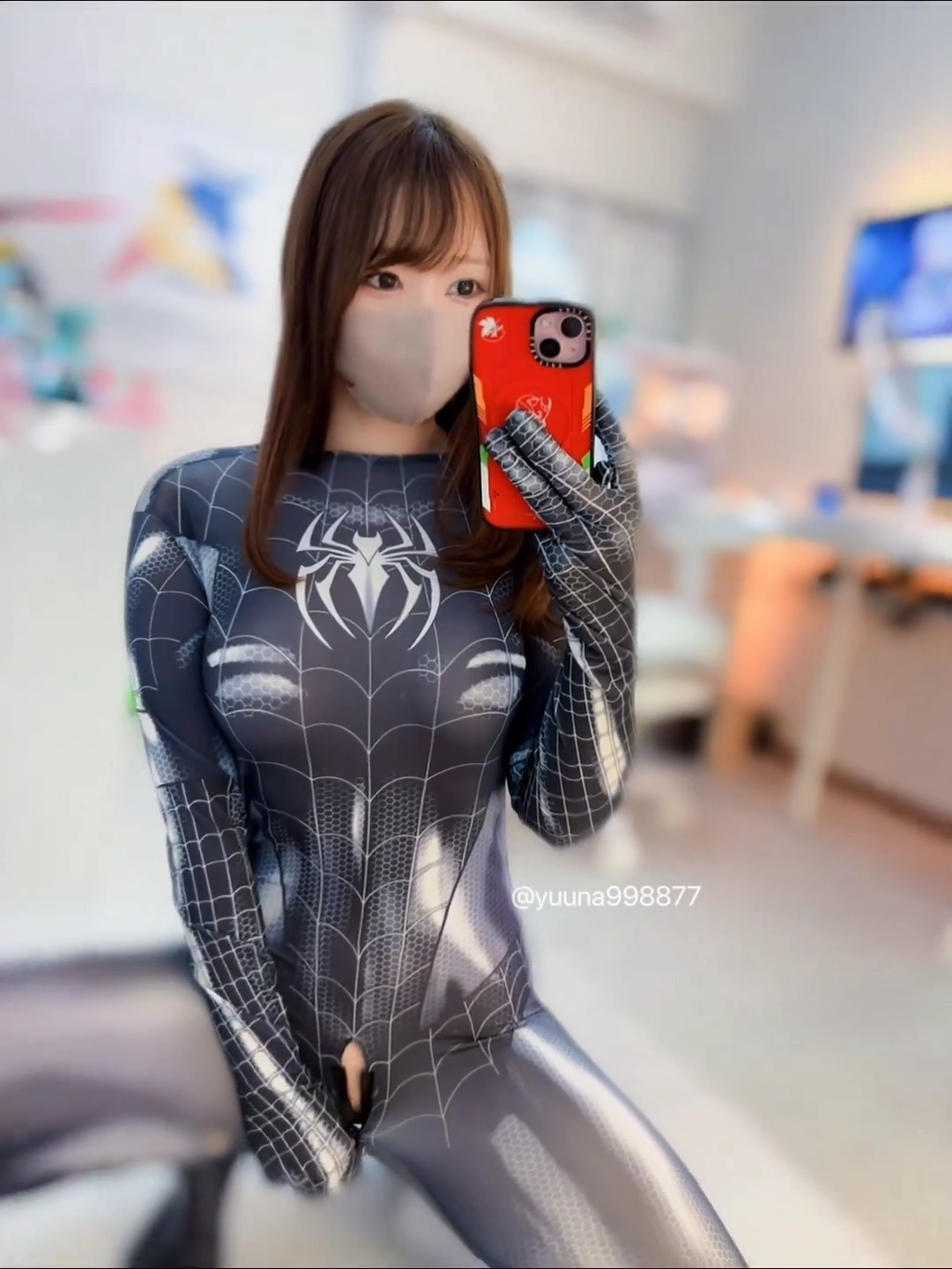 지퍼 사이 손가락 넣는 거유미드 거미 누나