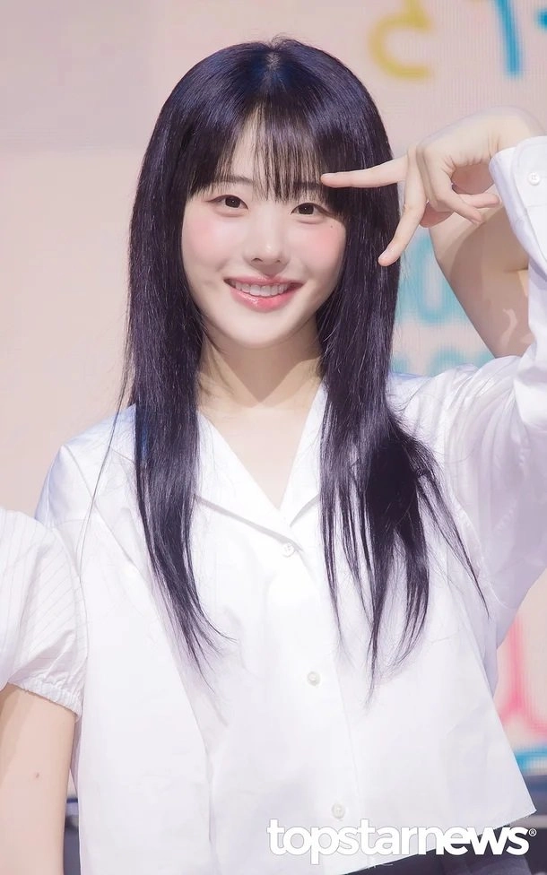 밴드 데뷔하고서 자기한테 맞는 화장법을 찾은 QWER 히나