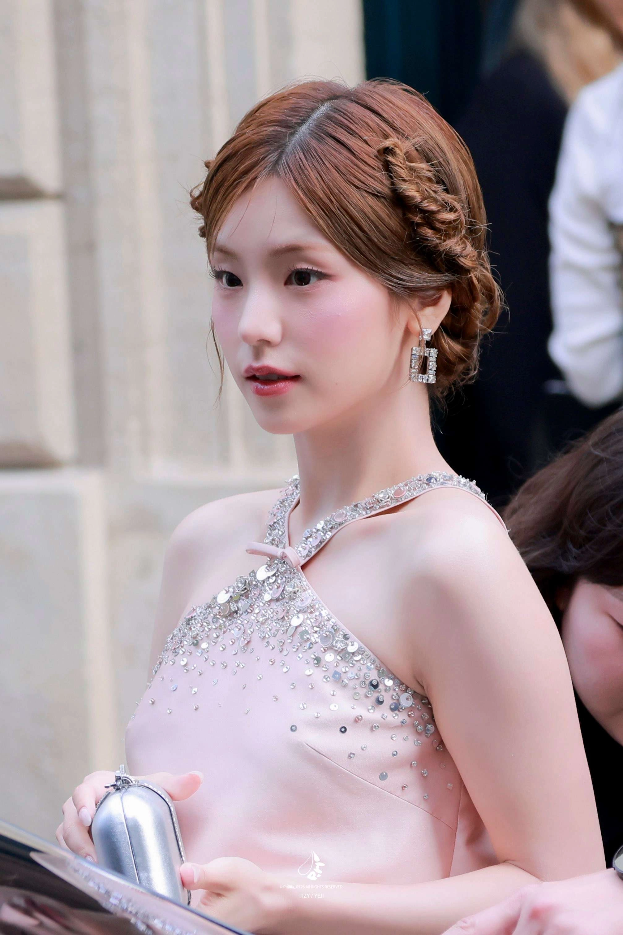 예지 비주얼 미쳤네