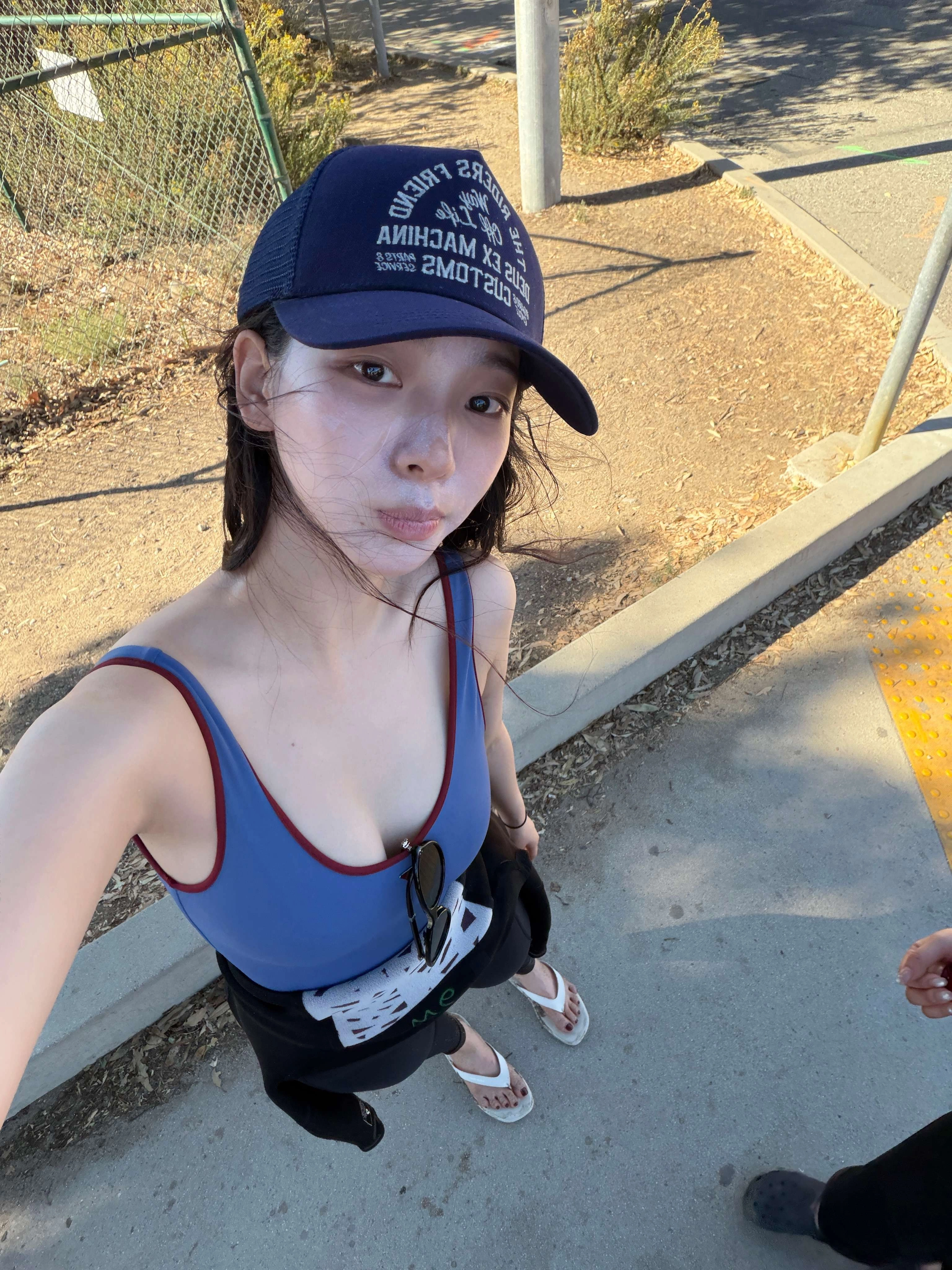 카리나 윈드서핑 배우는 중