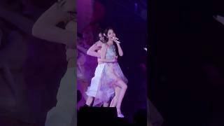아이유 방아찧는 거 보소