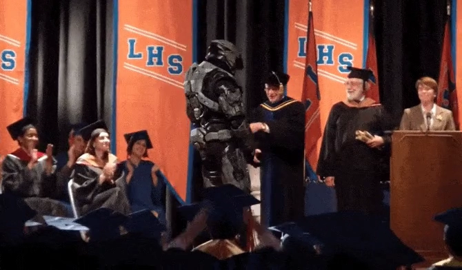 개쩌는 졸업식 복장.gif