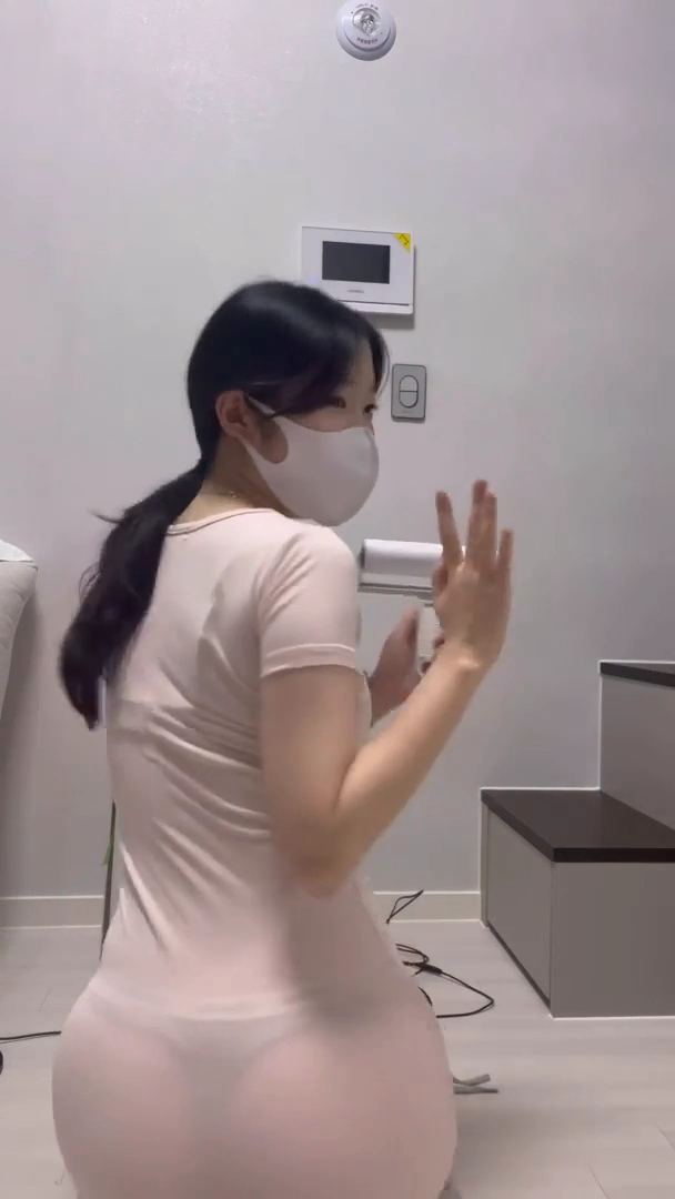 두디 뒤치기 마려운 골반