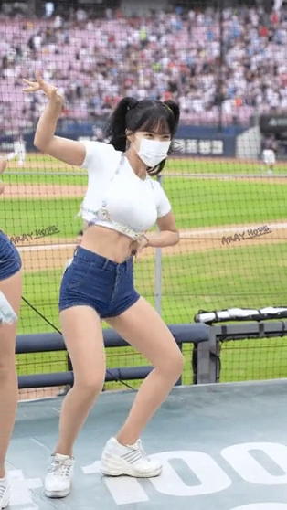 이다혜 치어리더 탄력적인 몸매