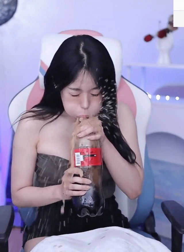 쭈디 콜라 먹방 ㅋㅋ