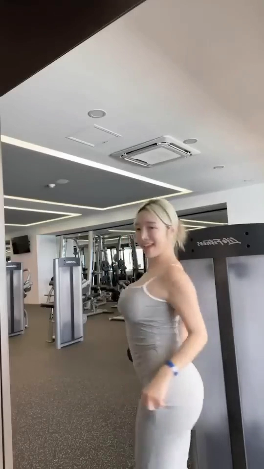 꼴리는 몸매
