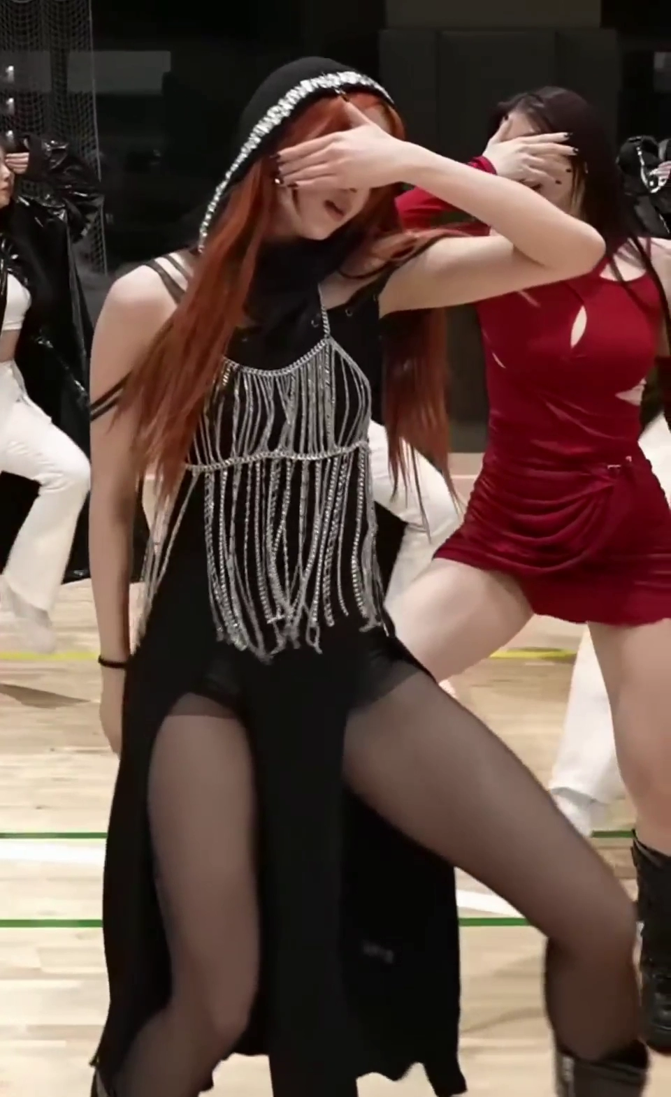 르세라핌 허윤진 검스 허리돌림