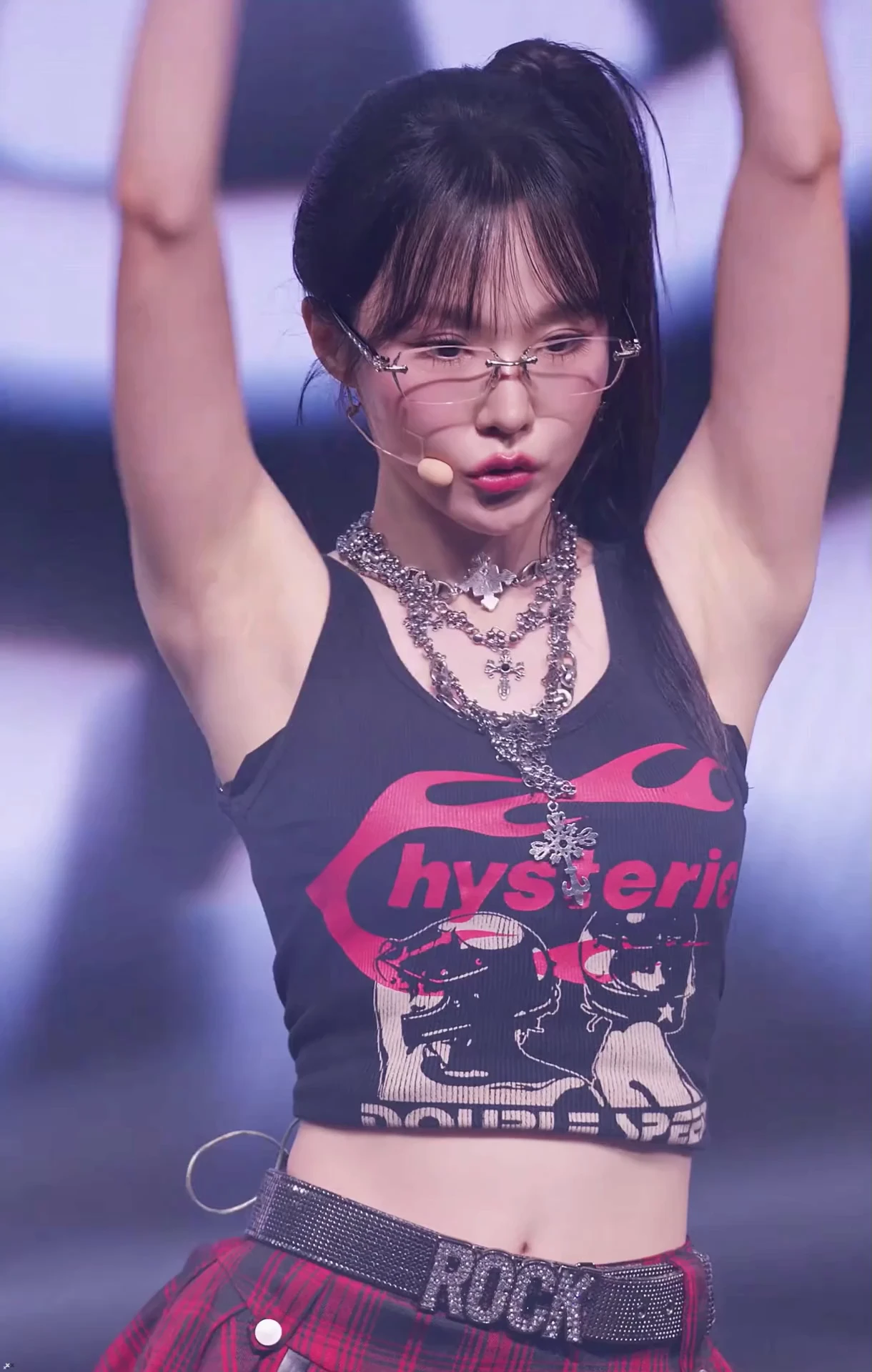 나나 겨드랑이