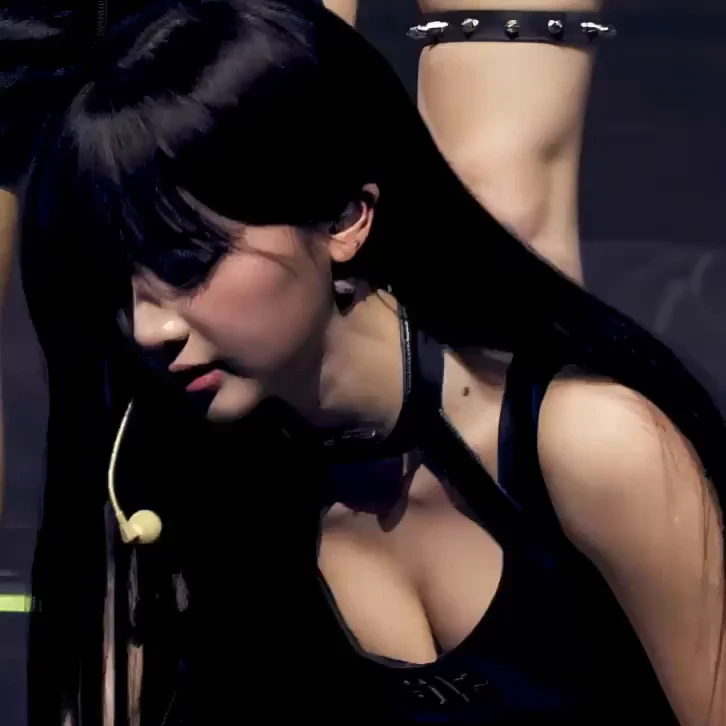 연지 지연 물마시는 거
